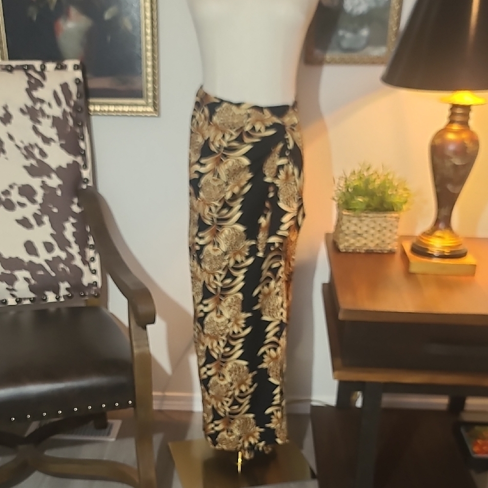 Kisses & Hugs 100% Rayon Beach Rap Skirt